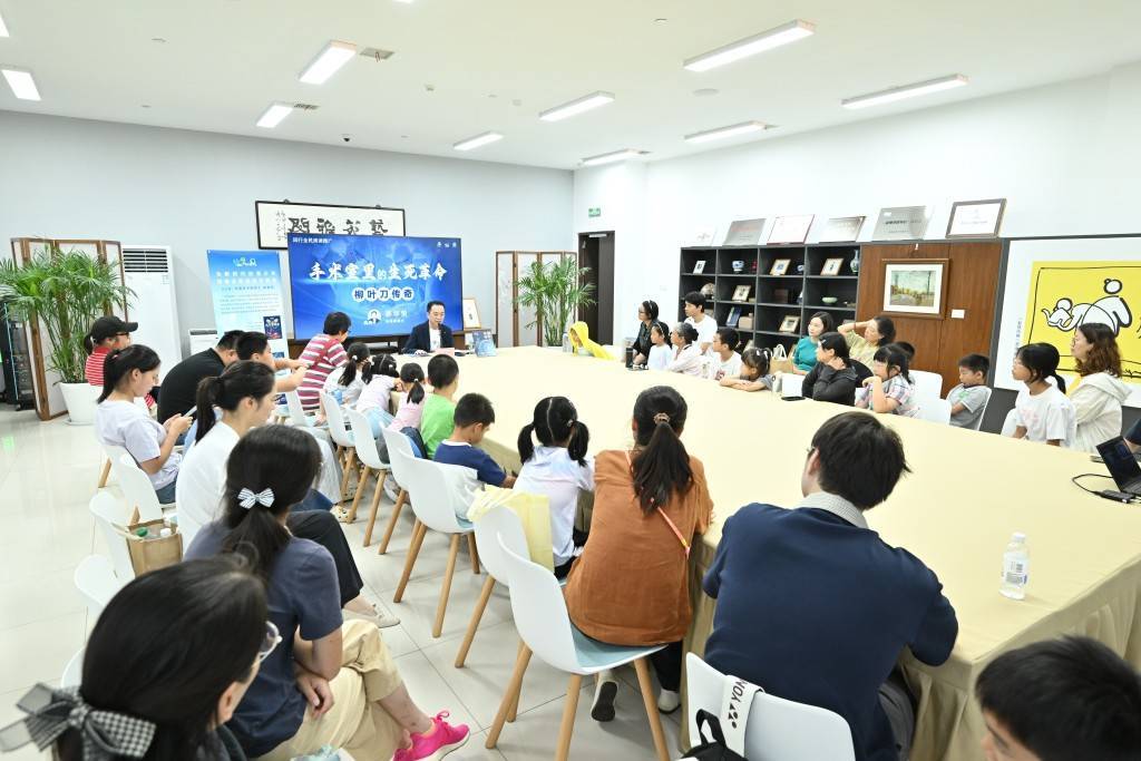 告别“枯燥”科普让科技知识趣味化走进生活